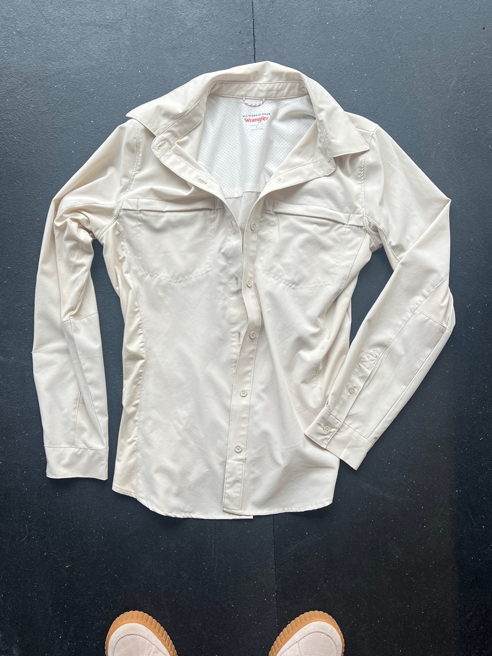Wrangler Cream Long-Sleeve Vented Button-Up Shirt